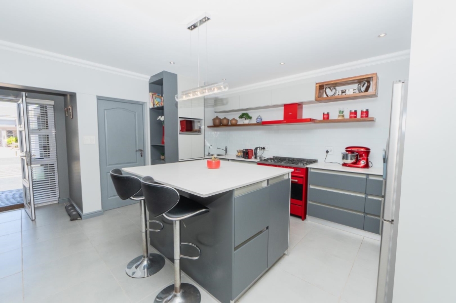 4 Bedroom Property for Sale in Laguna Sands Western Cape